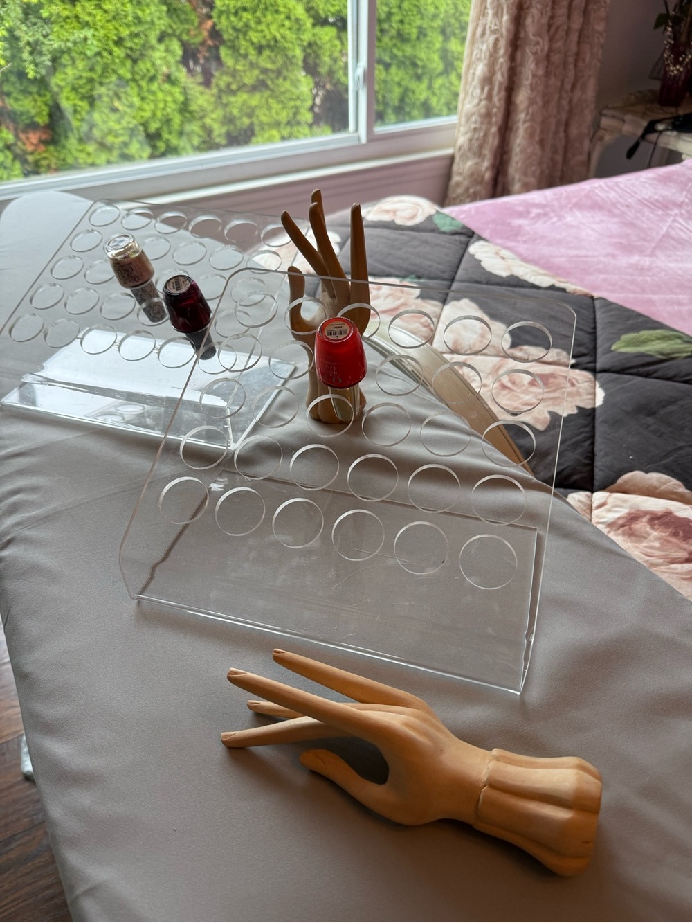 Clear Acrylic Lipstick & Cosmetic Organizer - Transparent